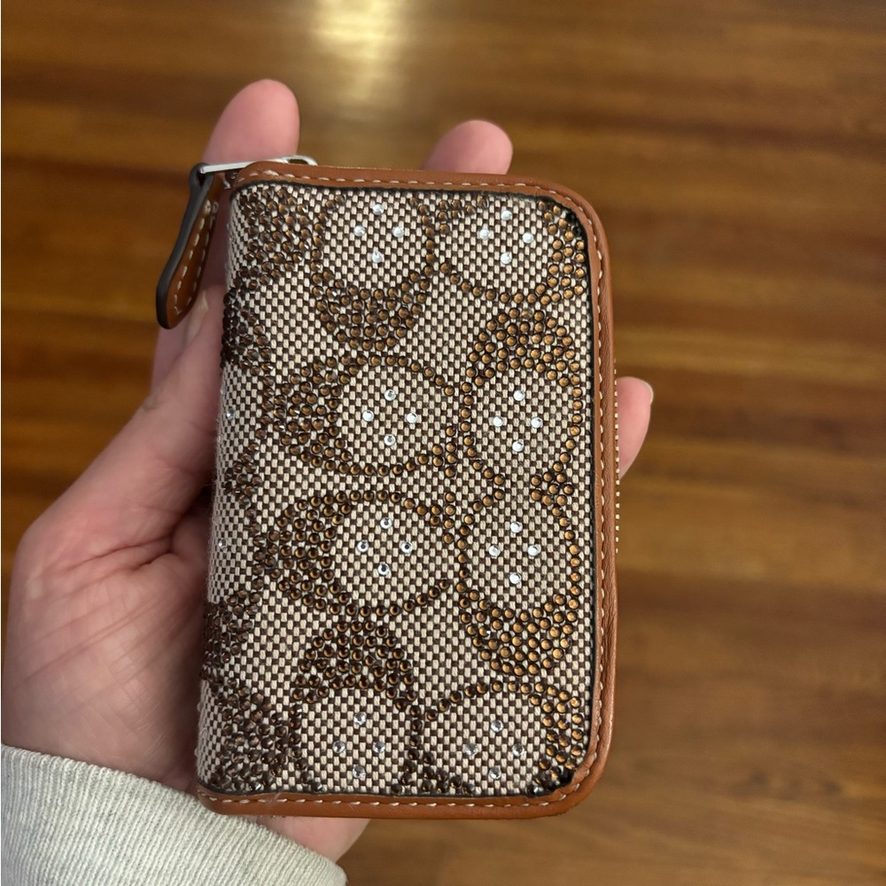 NWOT Coach signature zip crystal card case. LIMITED EDITION 😻
